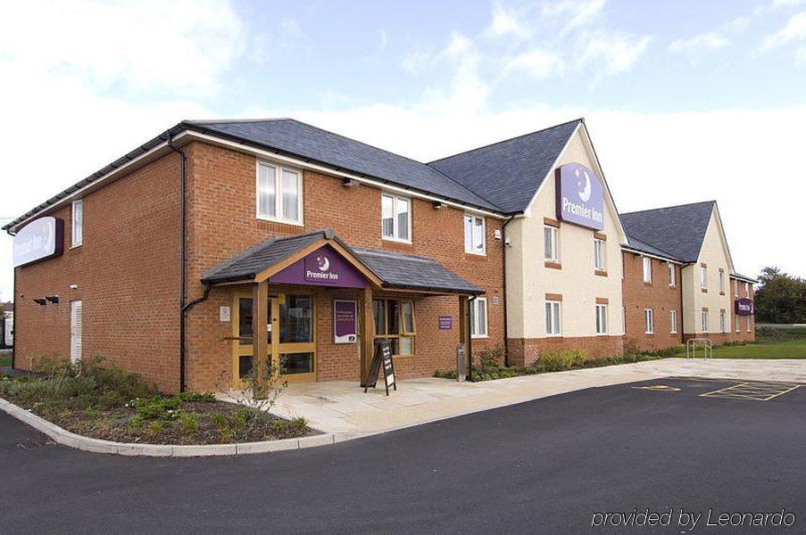 Premier Inn Premier Inn Rhuddlan Bagian luar foto